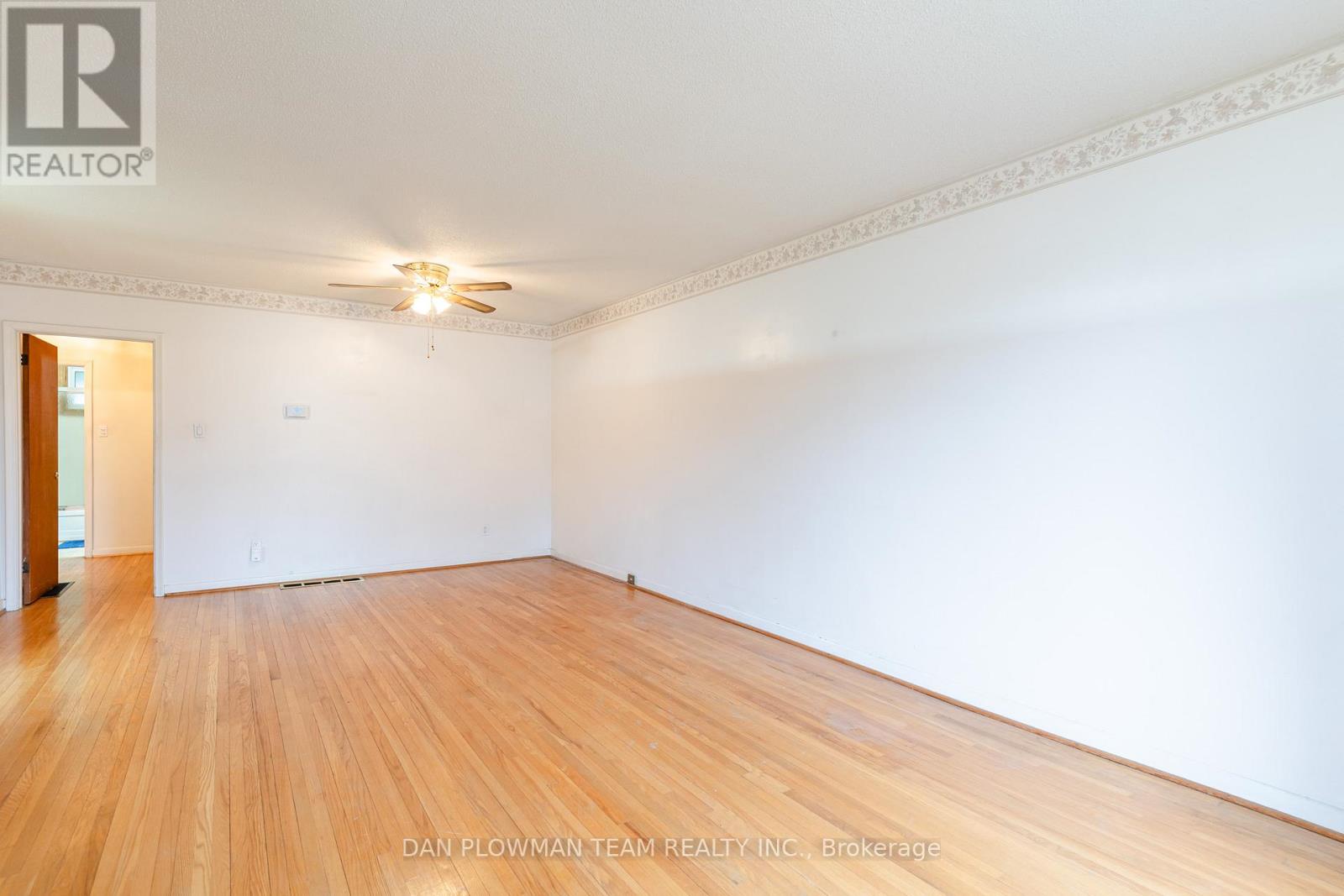 313 Dovedale Drive, Whitby, Ontario  L1N 1Z8 - Photo 7 - E12920514