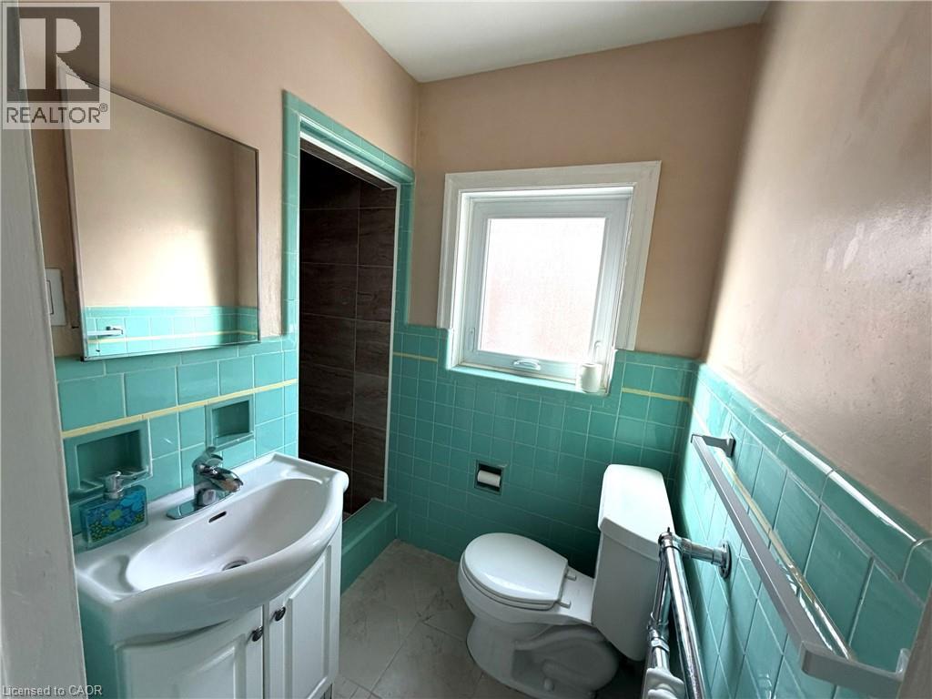 218 Weber Street E, Kitchener, Ontario  N2H 1E8 - Photo 12 - 40814810