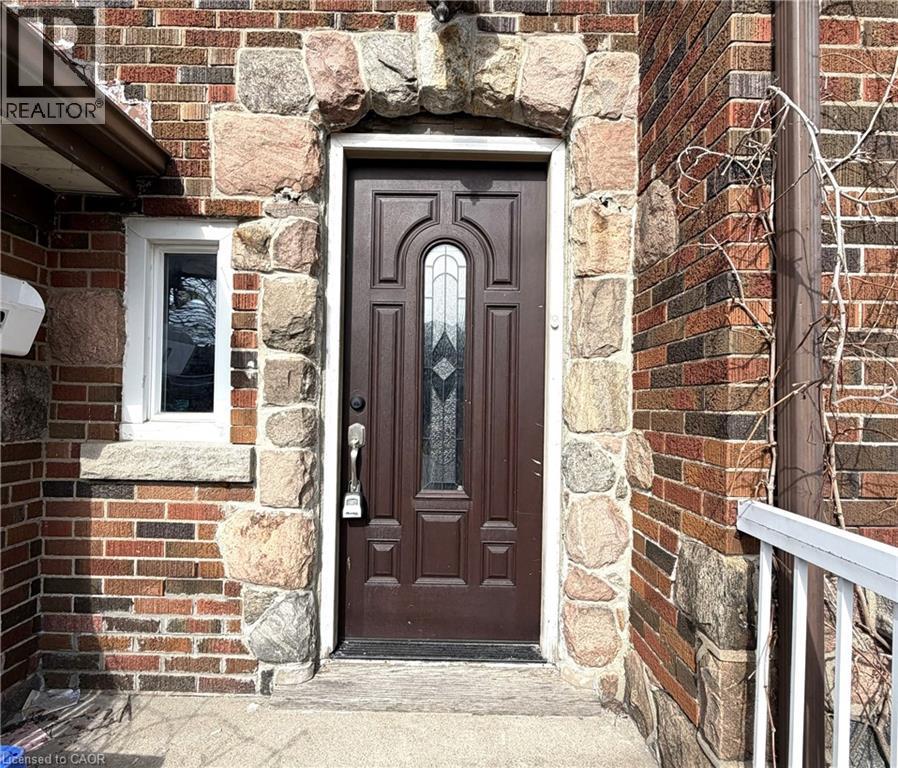 218 Weber Street E, Kitchener, Ontario  N2H 1E8 - Photo 2 - 40814810