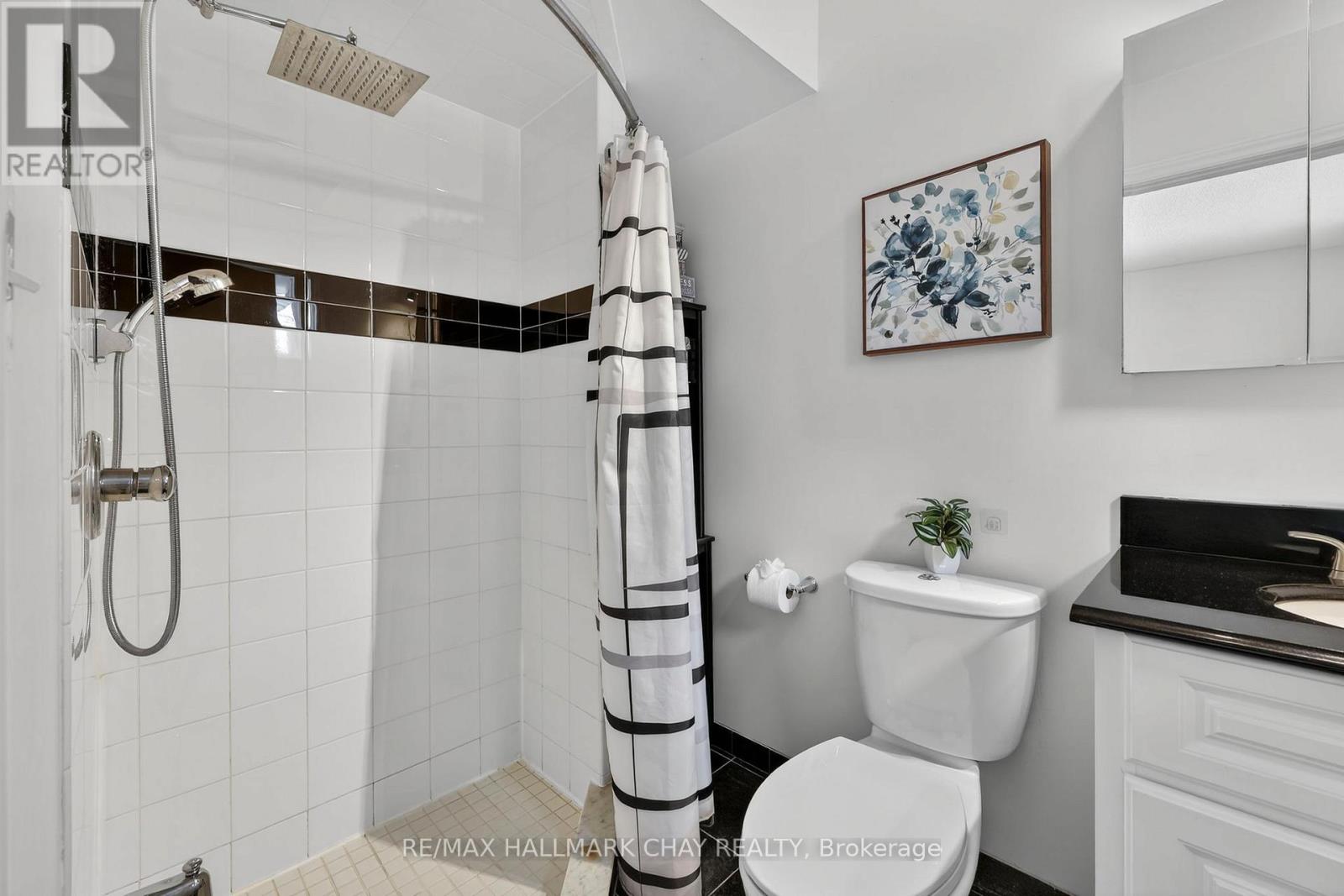 26 Stonehill Boulevard, East Gwillimbury, Ontario  L9N 1E3 - Photo 18 - N12920416