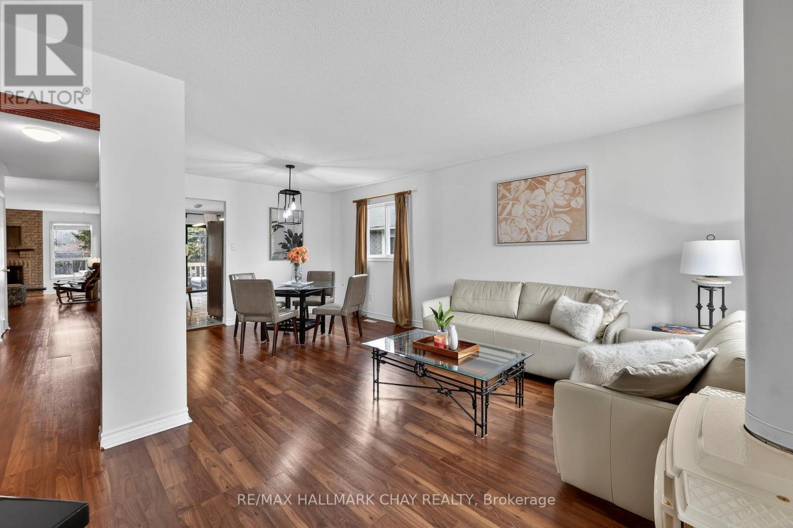 26 Stonehill Boulevard, East Gwillimbury, Ontario  L9N 1E3 - Photo 6 - N12920416