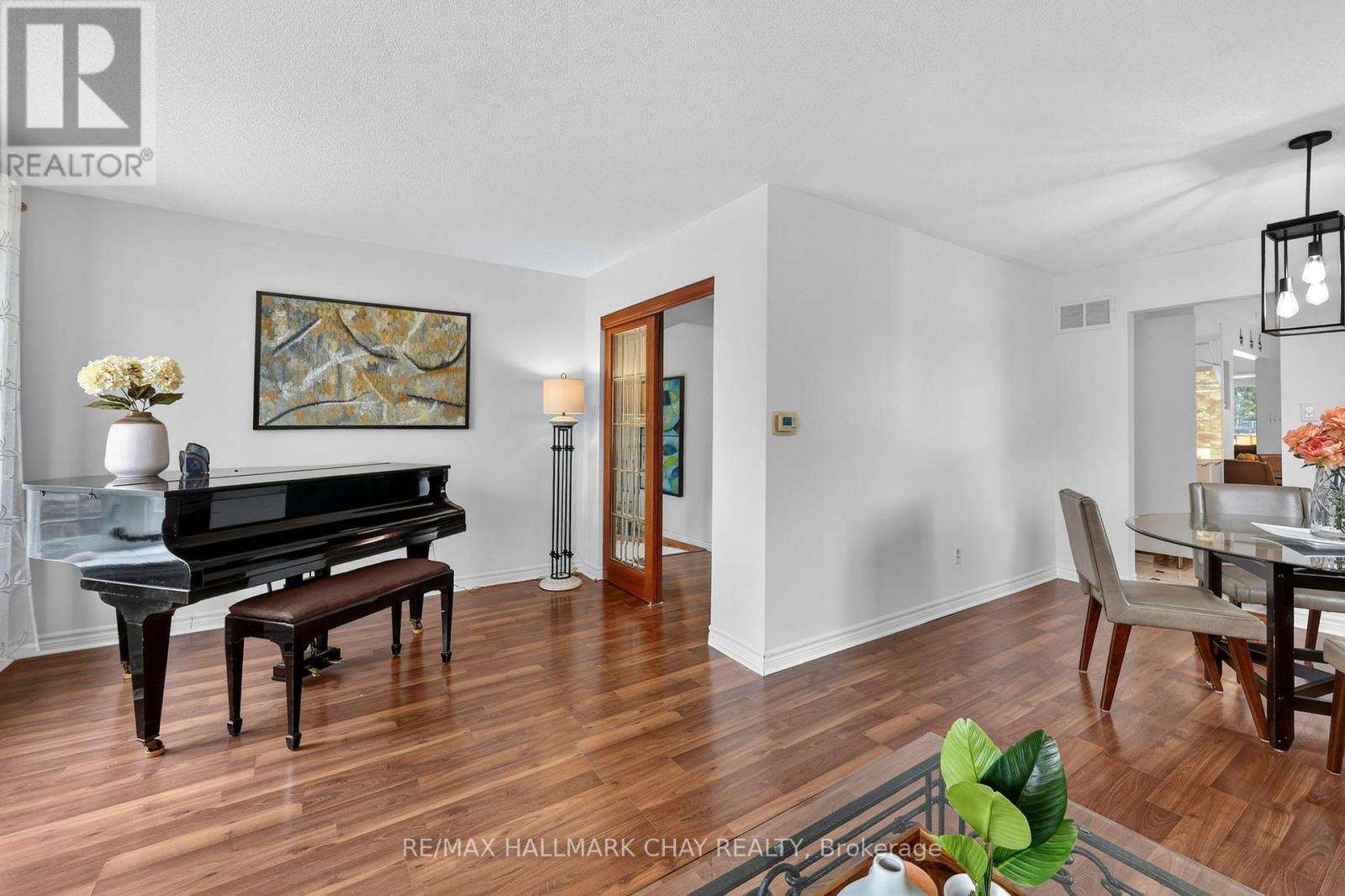 26 Stonehill Boulevard, East Gwillimbury, Ontario  L9N 1E3 - Photo 7 - N12920416