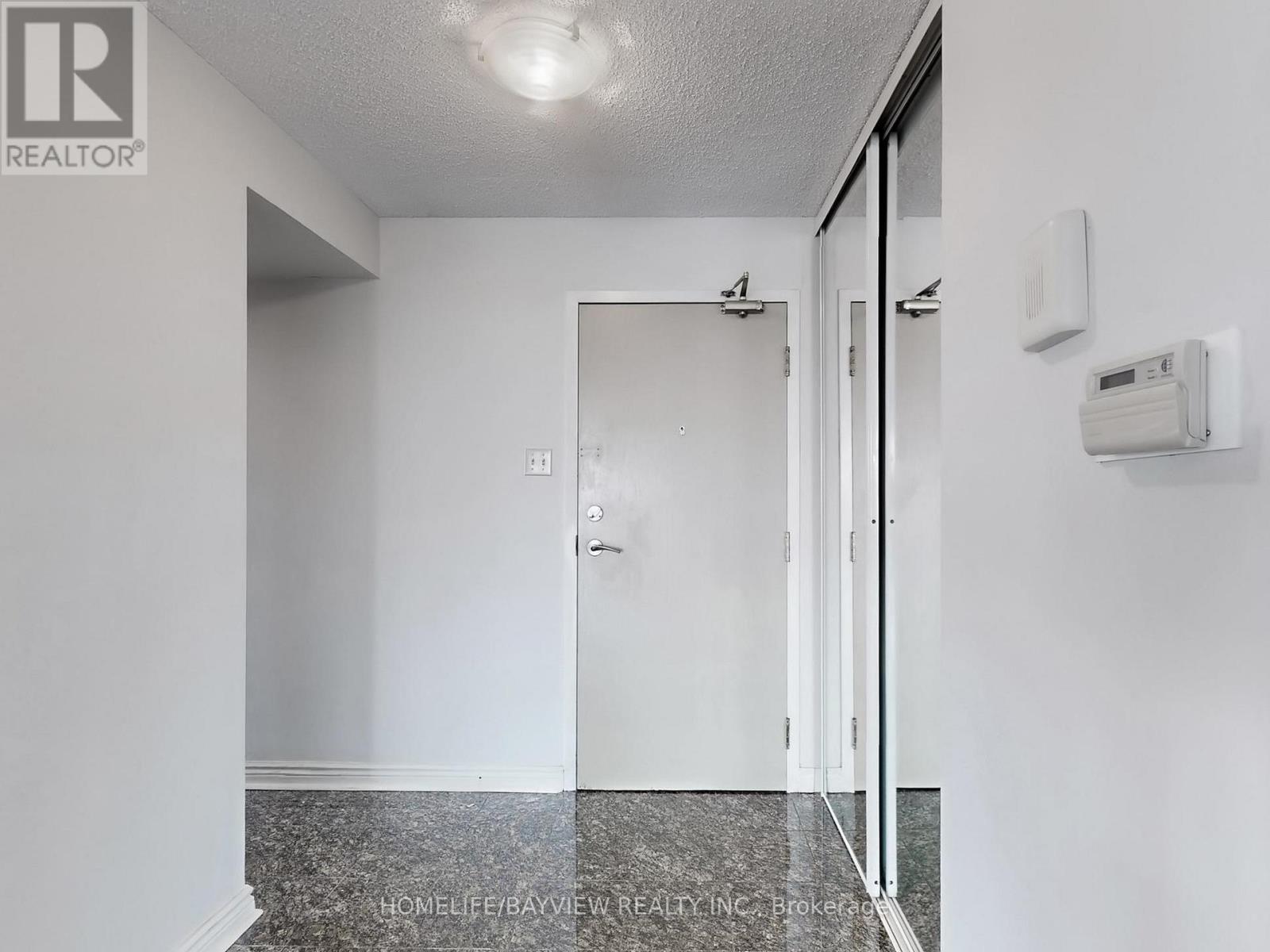 1004 - 1 Clark Avenue W, Vaughan, Ontario  L4J 7Y6 - Photo 11 - N12920512