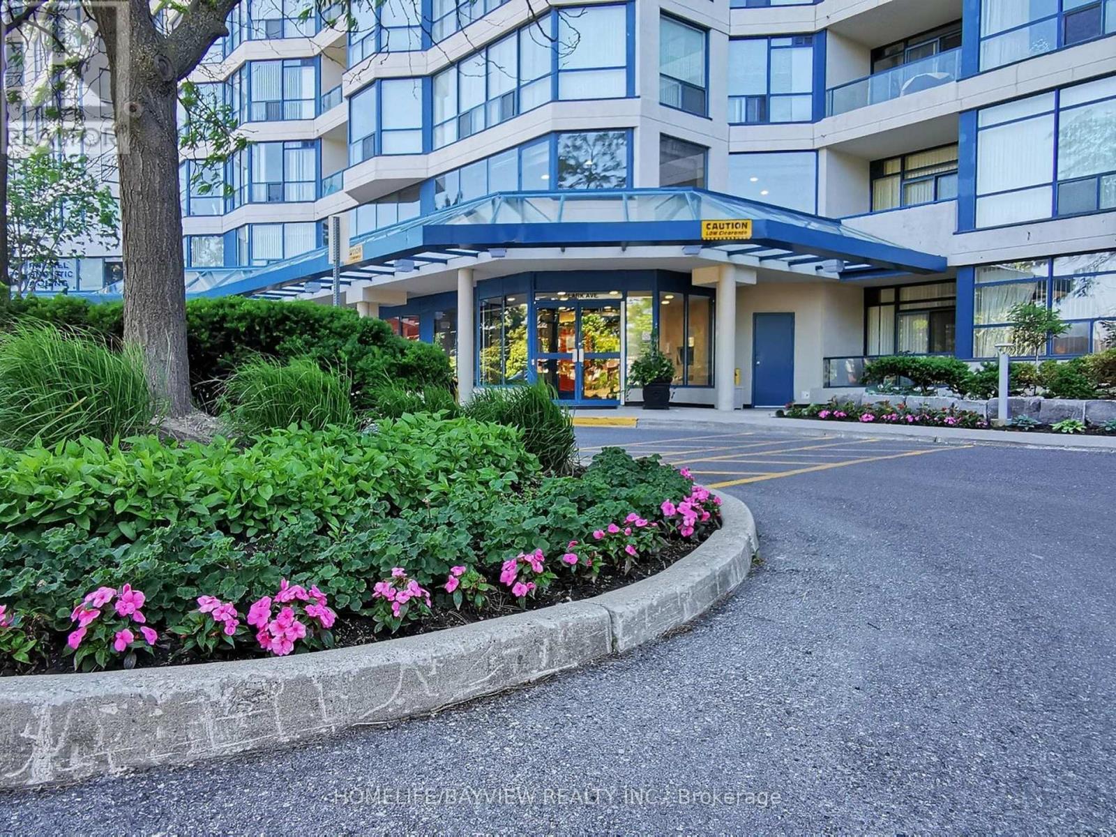 1004 - 1 Clark Avenue W, Vaughan, Ontario  L4J 7Y6 - Photo 4 - N12920512