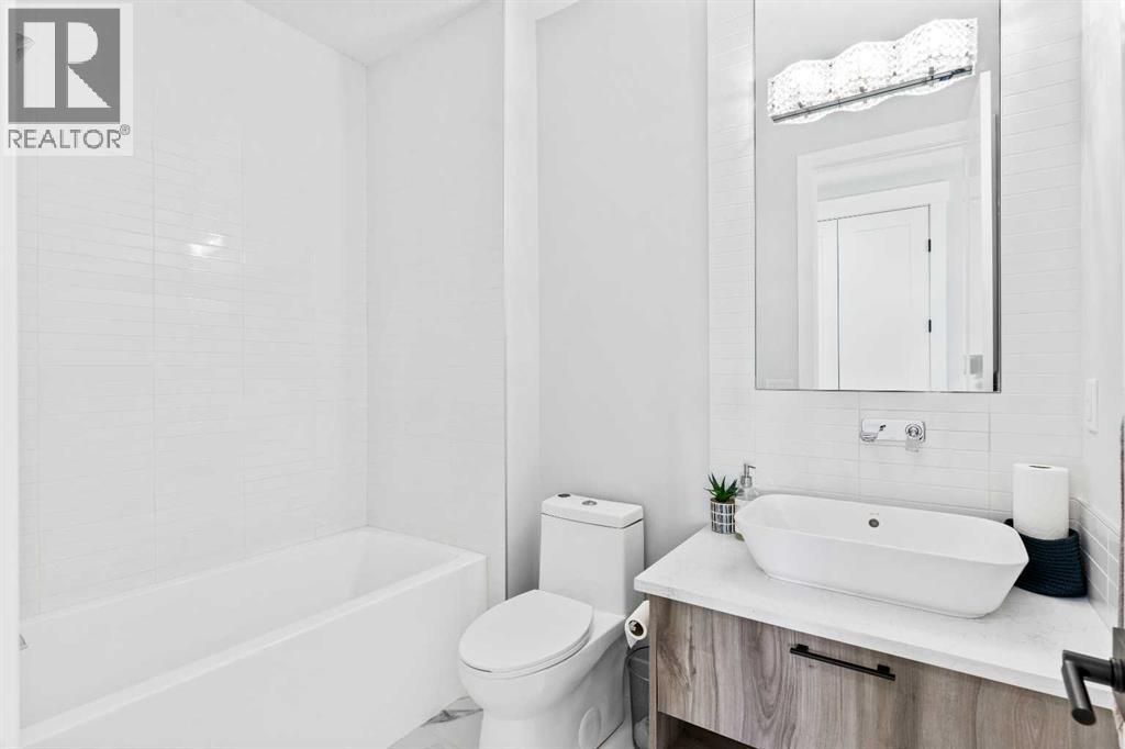 61 Sunvalley View, Cochrane, Alberta  T4C 3H1 - Photo 5 - A2274514