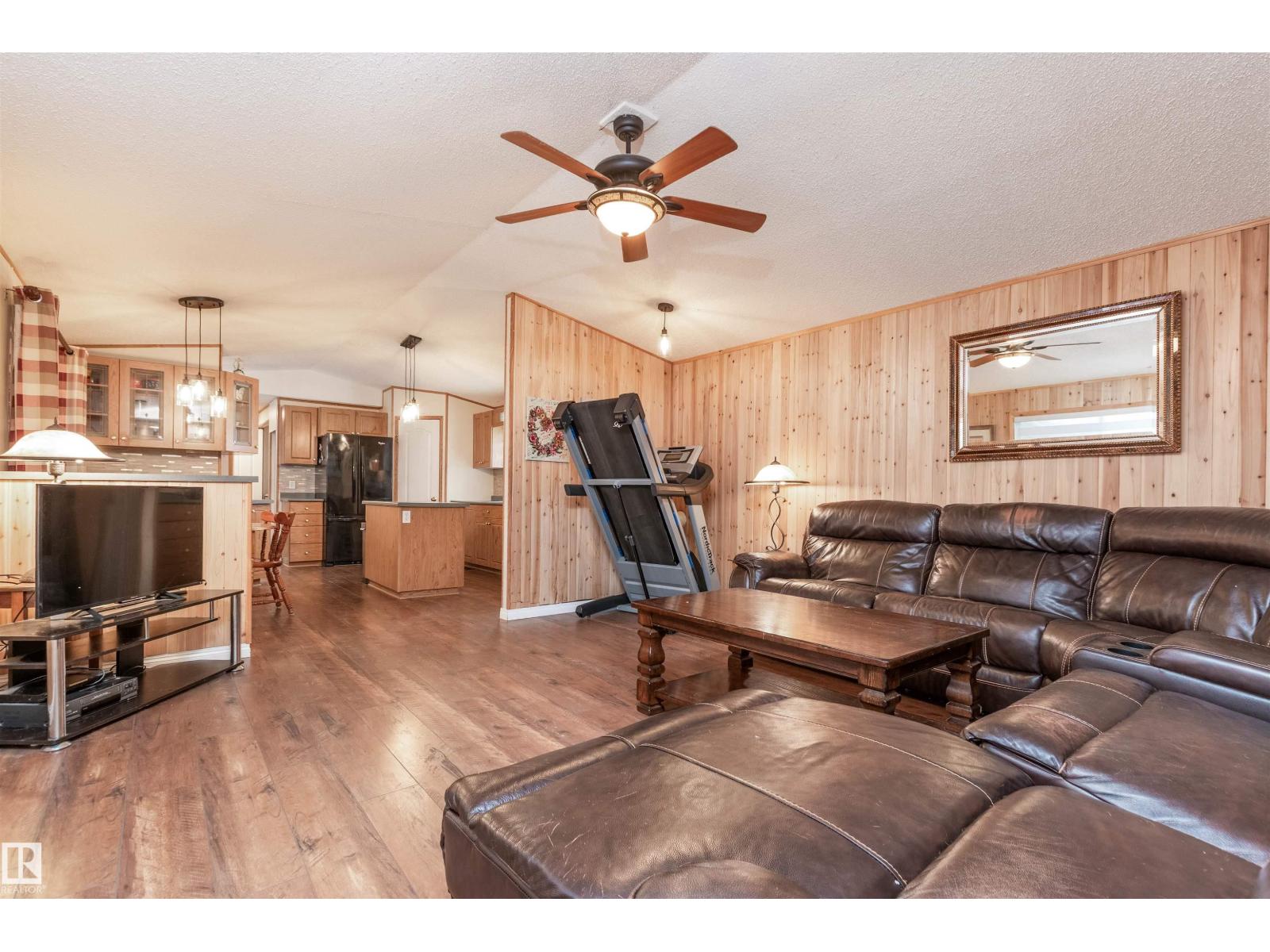 924 Jubilee Cl, Sherwood Park, Alberta  T8H 2G3 - Photo 2 - E4478992