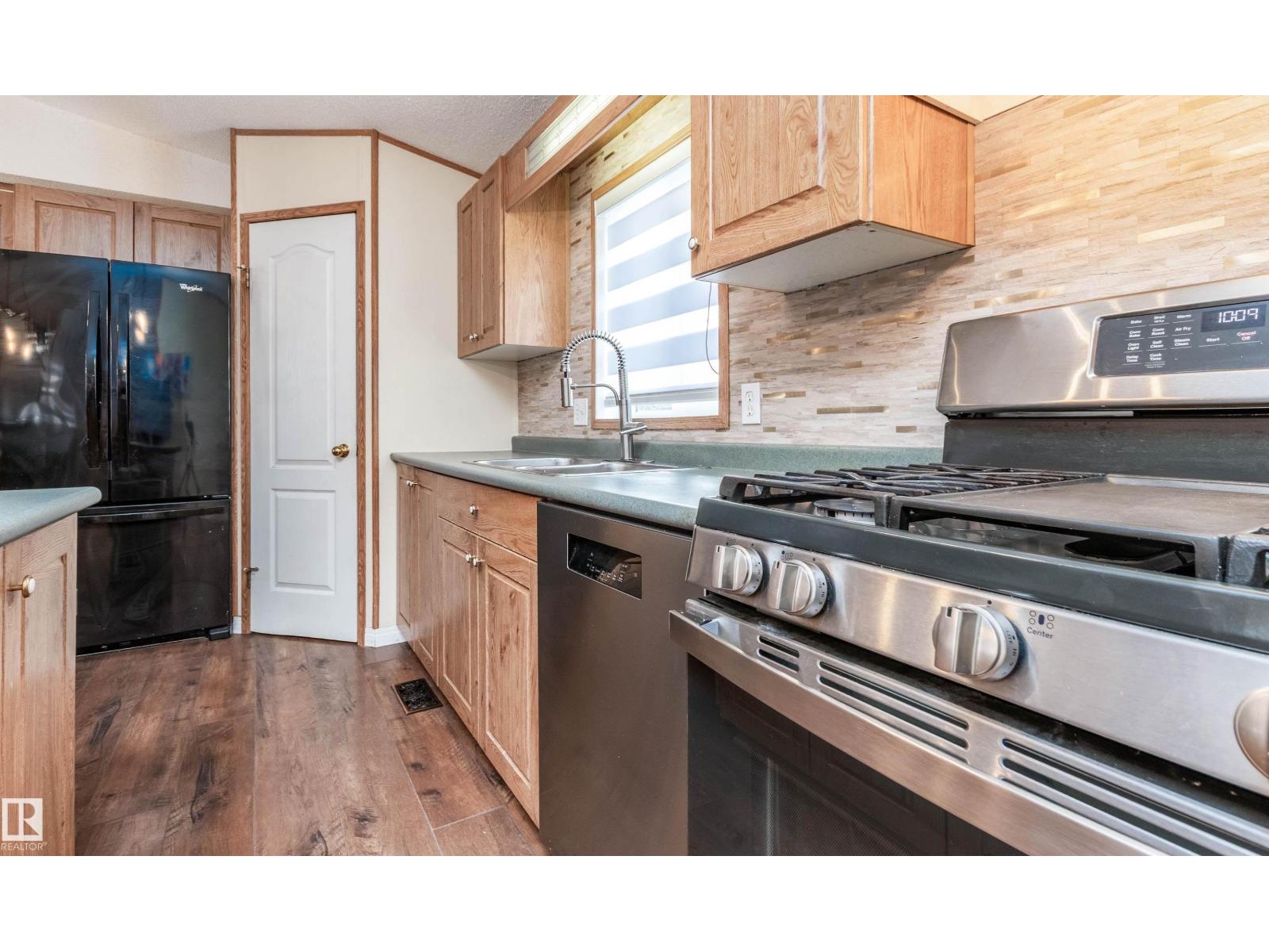 924 Jubilee Cl, Sherwood Park, Alberta  T8H 2G3 - Photo 9 - E4478992