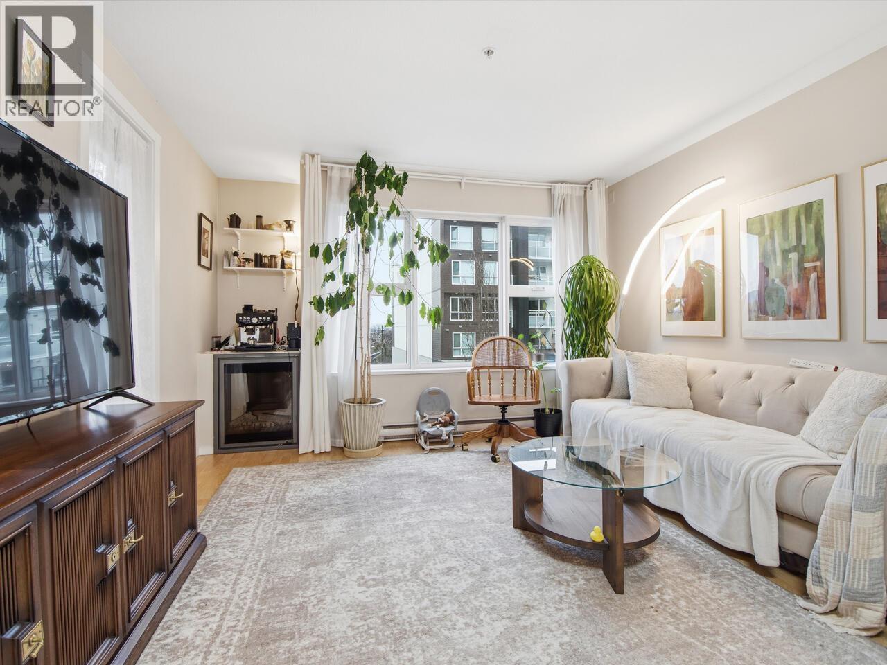 403 415 E Columbia Street, New Westminster, British Columbia  V3L 0B4 - Photo 2 - R3103327