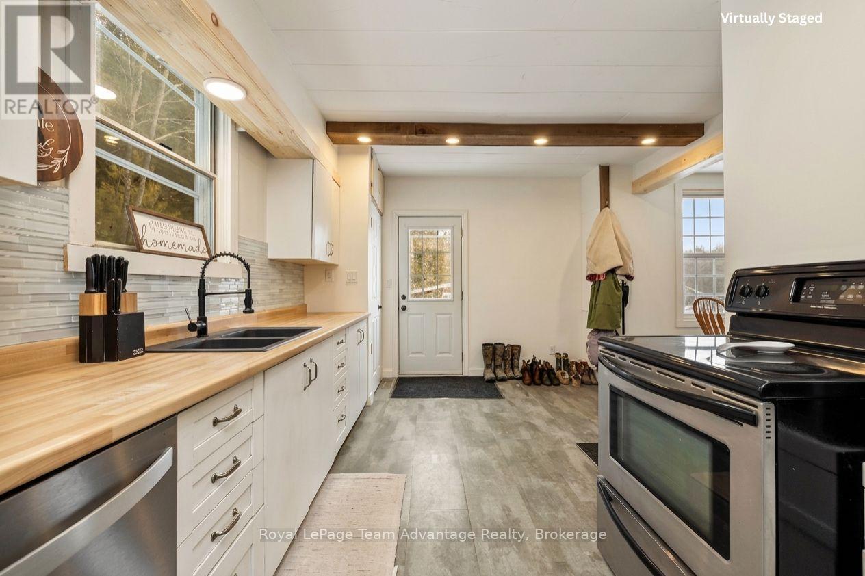 5 Murray Point Road, Mcdougall, Ontario  P2A 2W9 - Photo 6 - X12920278