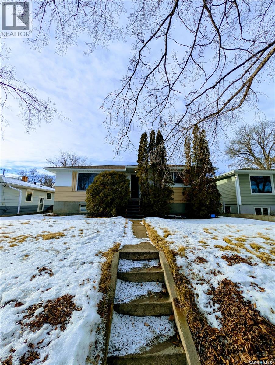 448 6th Avenue Nw, Swift Current, Saskatchewan  S9H 0Y3 - Photo 23 - SK031081