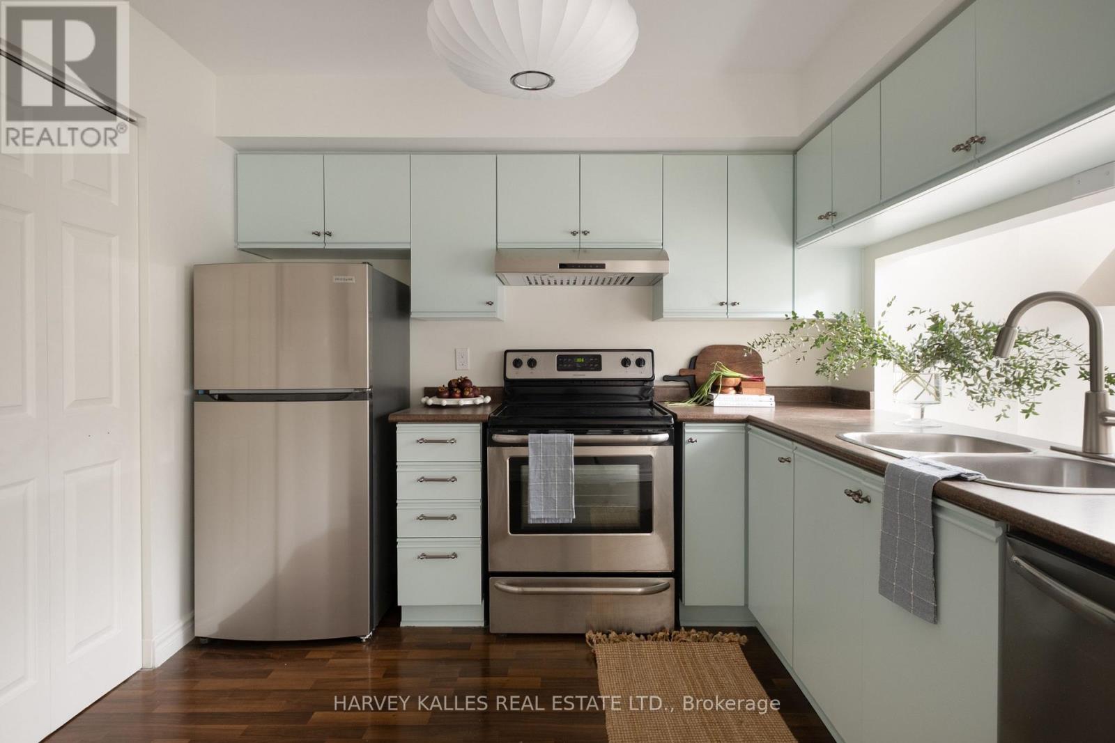 106 - 356 Mcrae Drive, Toronto, Ontario  M4G 4G4 - Photo 7 - C12918674