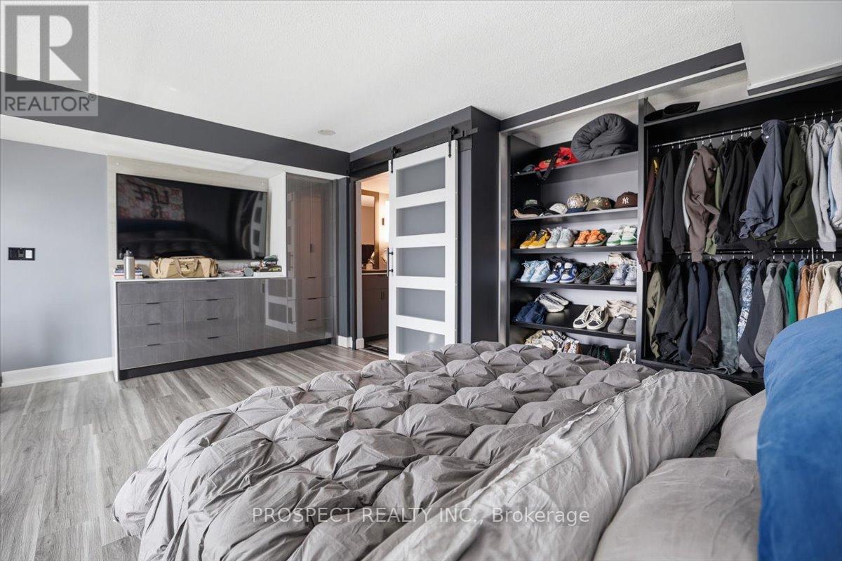 155 Legion Rd N 2309 Road, Toronto, Ontario  M8Y 0A7 - Photo 11 - W12920396