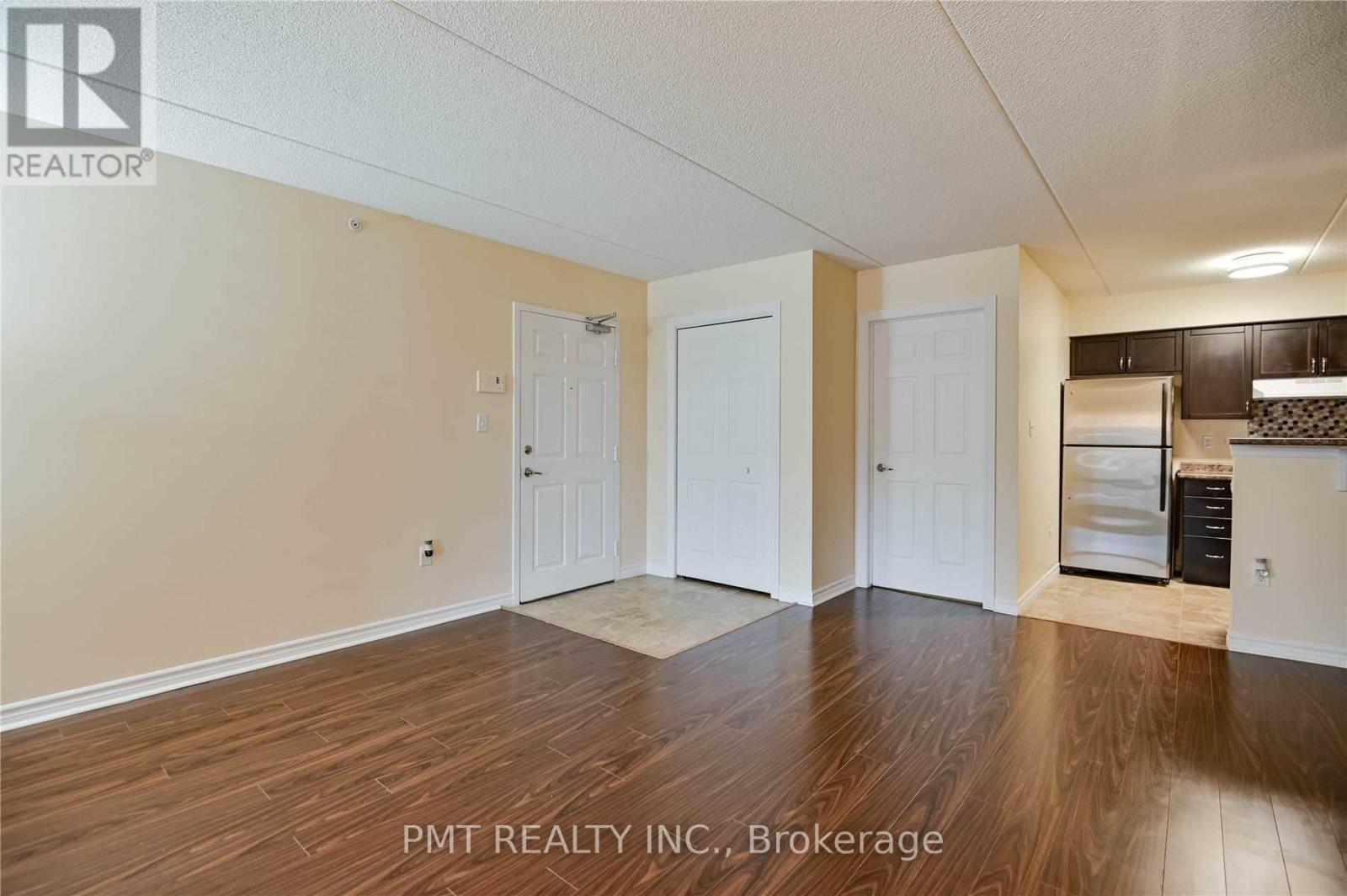 206 - 1370 Main Street E, Milton, Ontario  L9T 7S8 - Photo 3 - W12920408