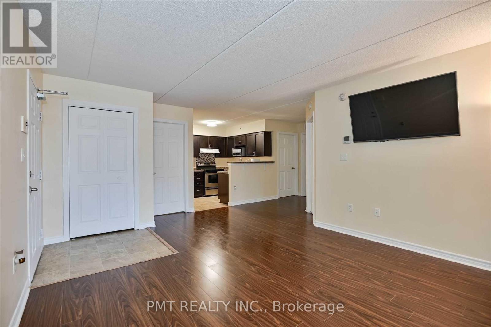 206 - 1370 Main Street E, Milton, Ontario  L9T 7S8 - Photo 4 - W12920408