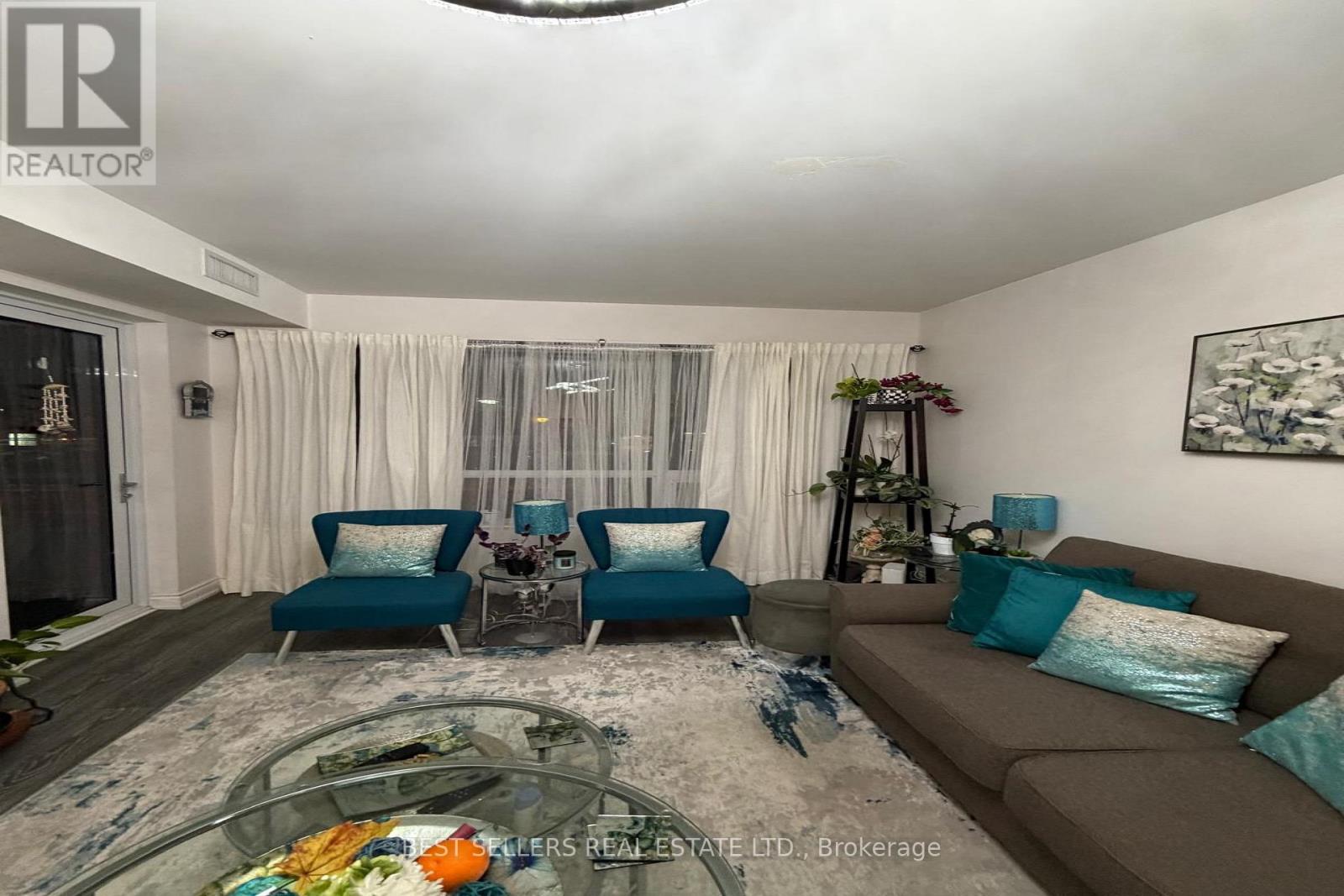 218 - 1050 Main Street E, Milton, Ontario  L9T 6H7 - Photo 10 - W12920428