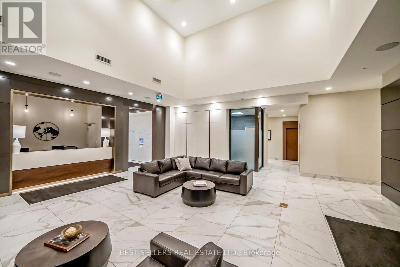 218 - 1050 Main Street E, Milton, Ontario  L9T 6H7 - Photo 17 - W12920428