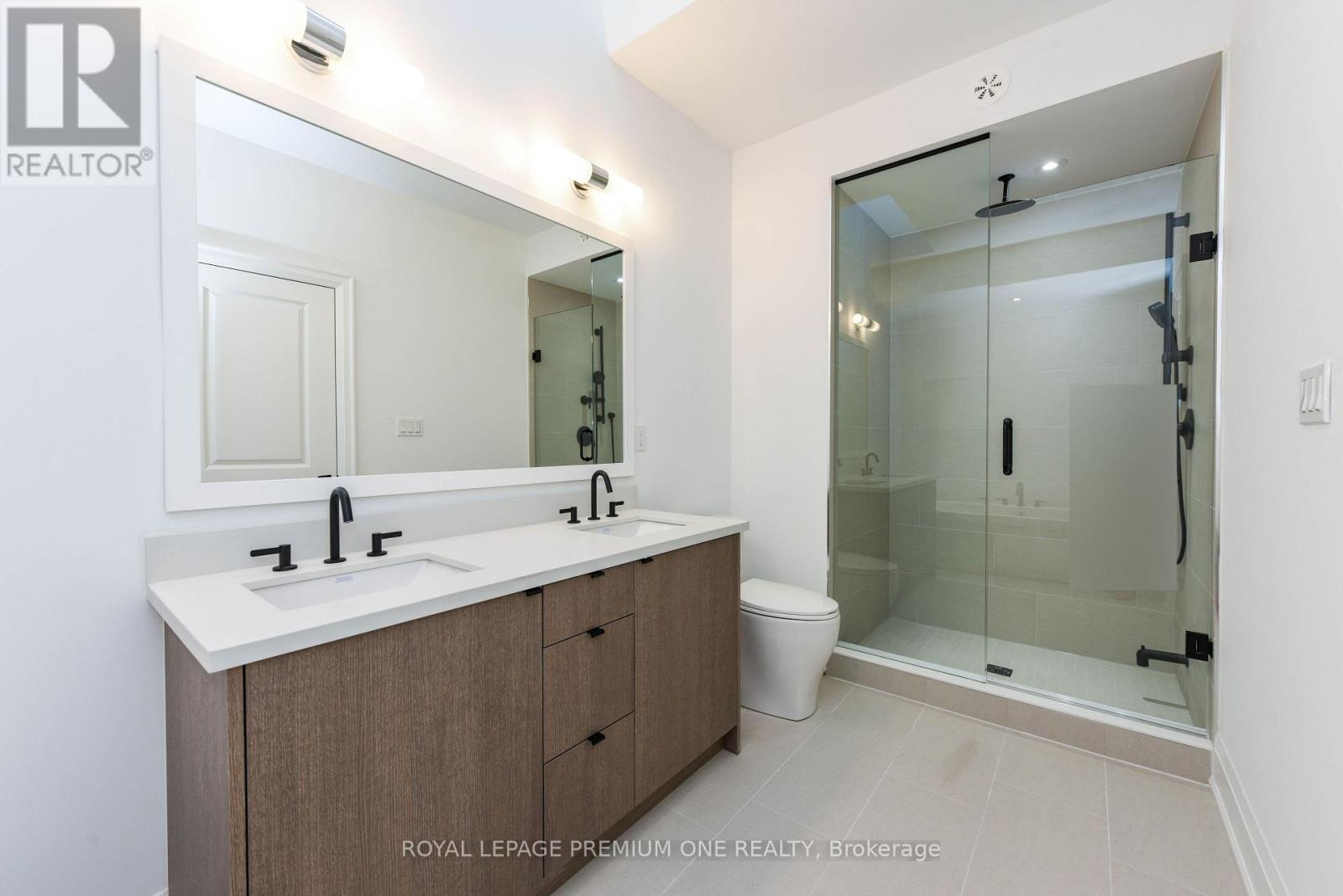 136 - 35 Lunar Crescent, Mississauga, Ontario  L5M 2R6 - Photo 25 - W12920434