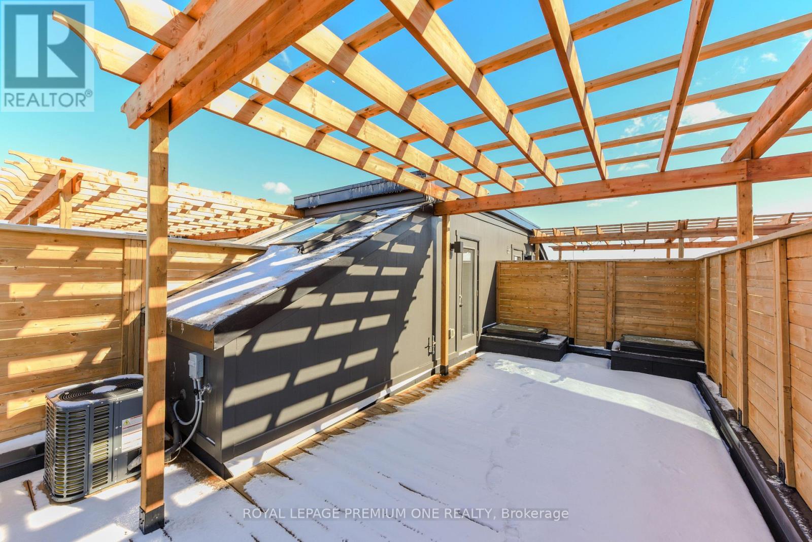 136 - 35 Lunar Crescent, Mississauga, Ontario  L5M 2R6 - Photo 29 - W12920434