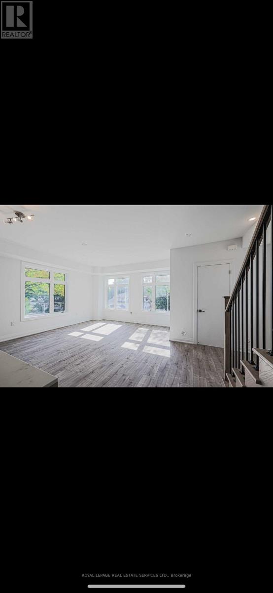 23 - 28 Marina Avenue, Toronto, Ontario  M8W 1K3 - Photo 4 - W12920478