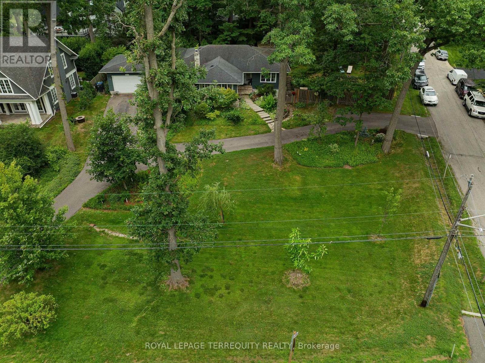 1412 Glenwood Drive, Mississauga (Mineola), Ontario  L5G 2X1 - Photo 6 - W12747926