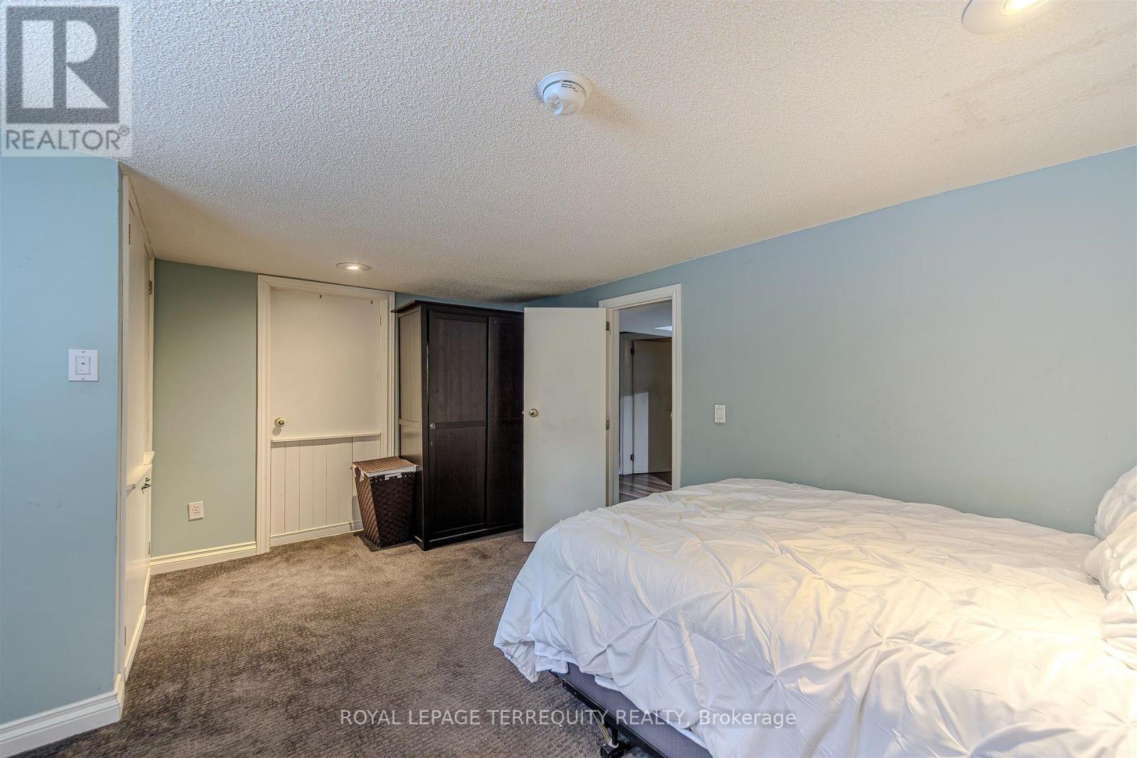 1412 Glenwood Drive, Mississauga (Mineola), Ontario  L5G 2X1 - Photo 30 - W12747926