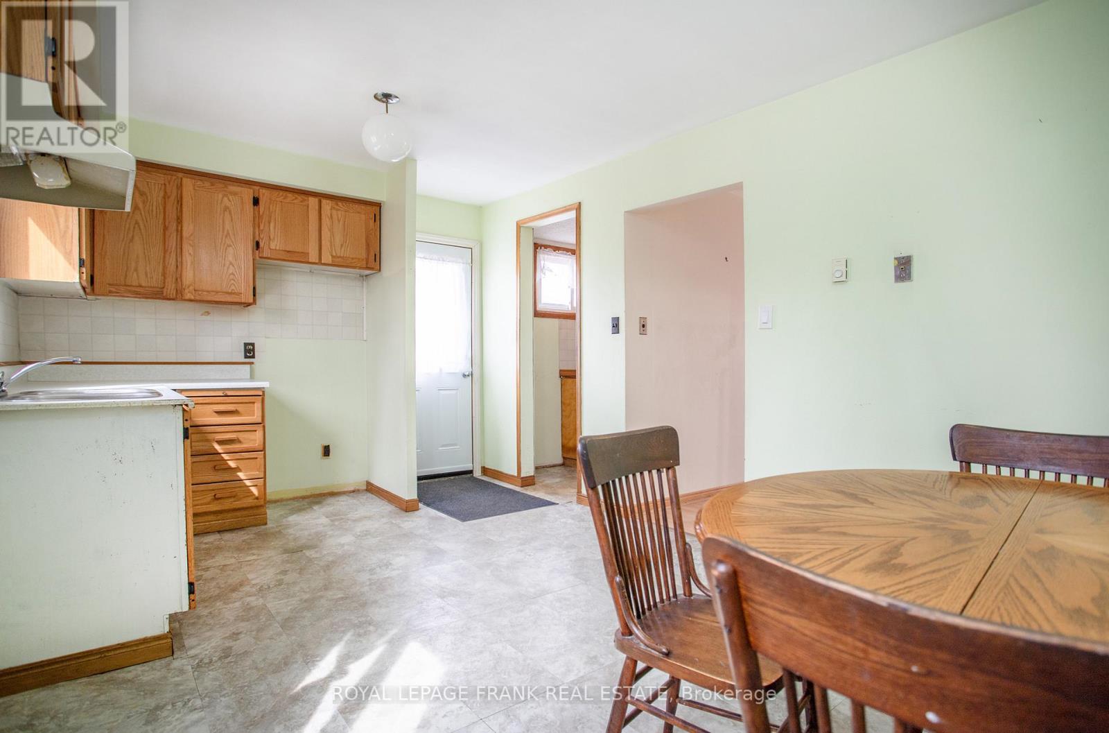 1120 King Street, Whitby, Ontario  L1N 5A8 - Photo 11 - E12920724