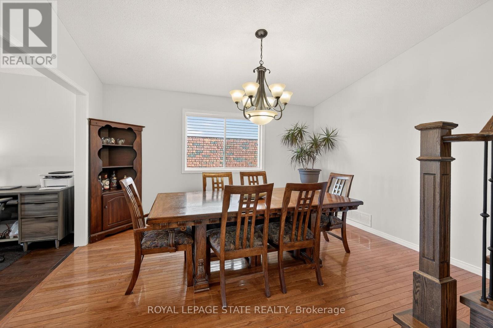 110 Jacqueline Boulevard, Hamilton, Ontario  L9B 2R2 - Photo 11 - X12920384