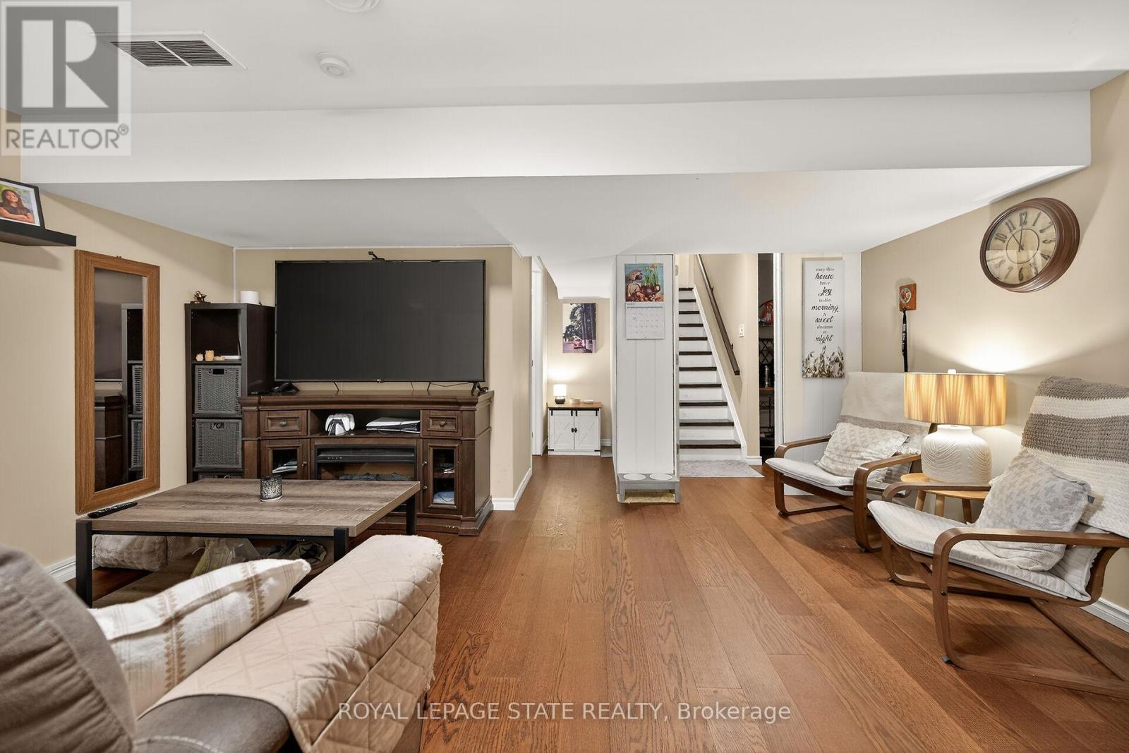 110 Jacqueline Boulevard, Hamilton, Ontario  L9B 2R2 - Photo 37 - X12920384