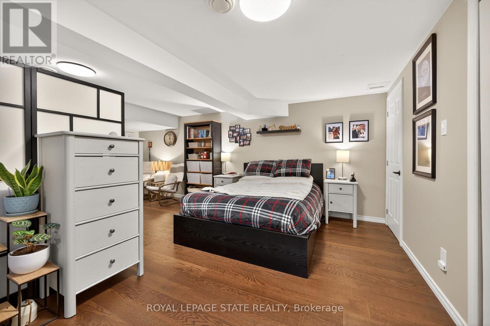 110 Jacqueline Boulevard, Hamilton, Ontario  L9B 2R2 - Photo 38 - X12920384