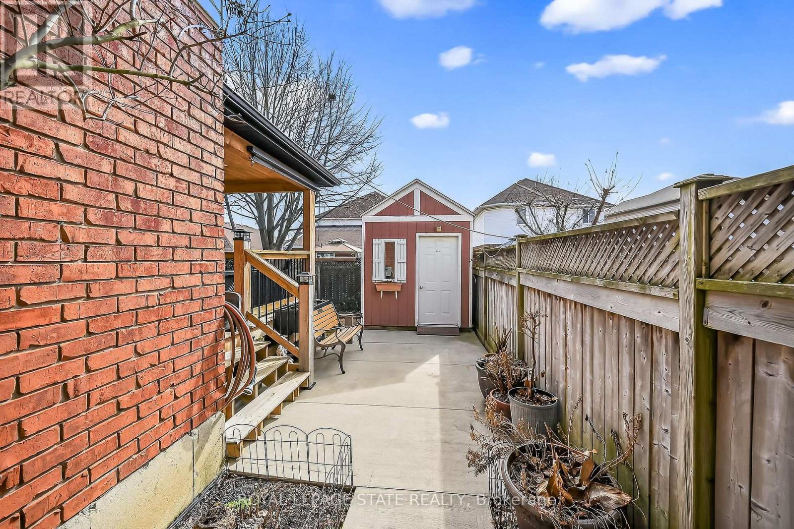 110 Jacqueline Boulevard, Hamilton, Ontario  L9B 2R2 - Photo 43 - X12920384