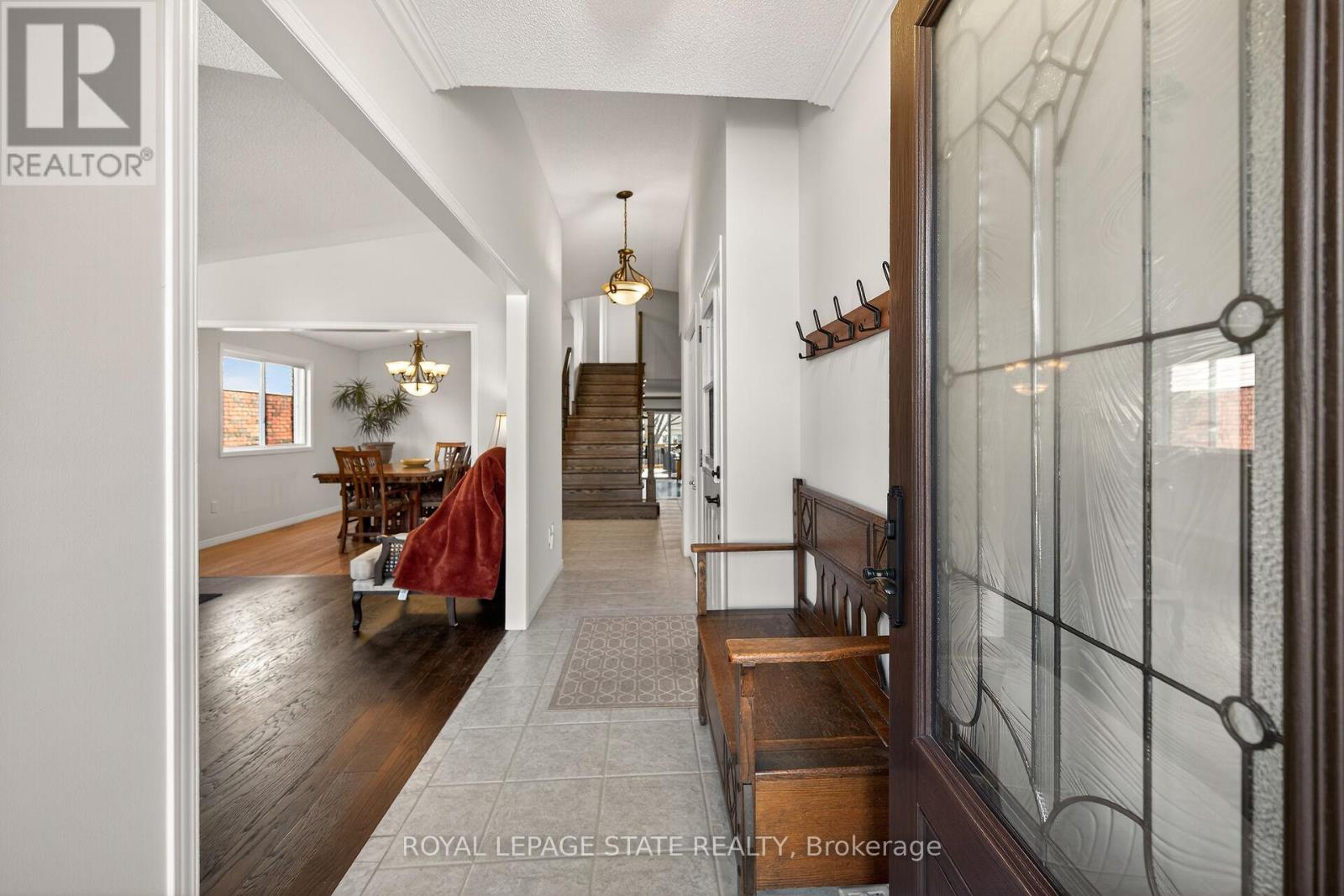 110 Jacqueline Boulevard, Hamilton, Ontario  L9B 2R2 - Photo 5 - X12920384