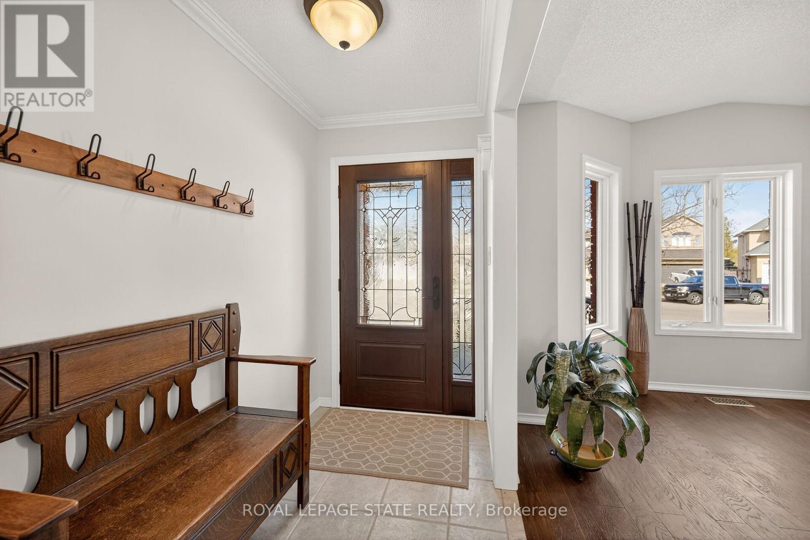 110 Jacqueline Boulevard, Hamilton, Ontario  L9B 2R2 - Photo 6 - X12920384