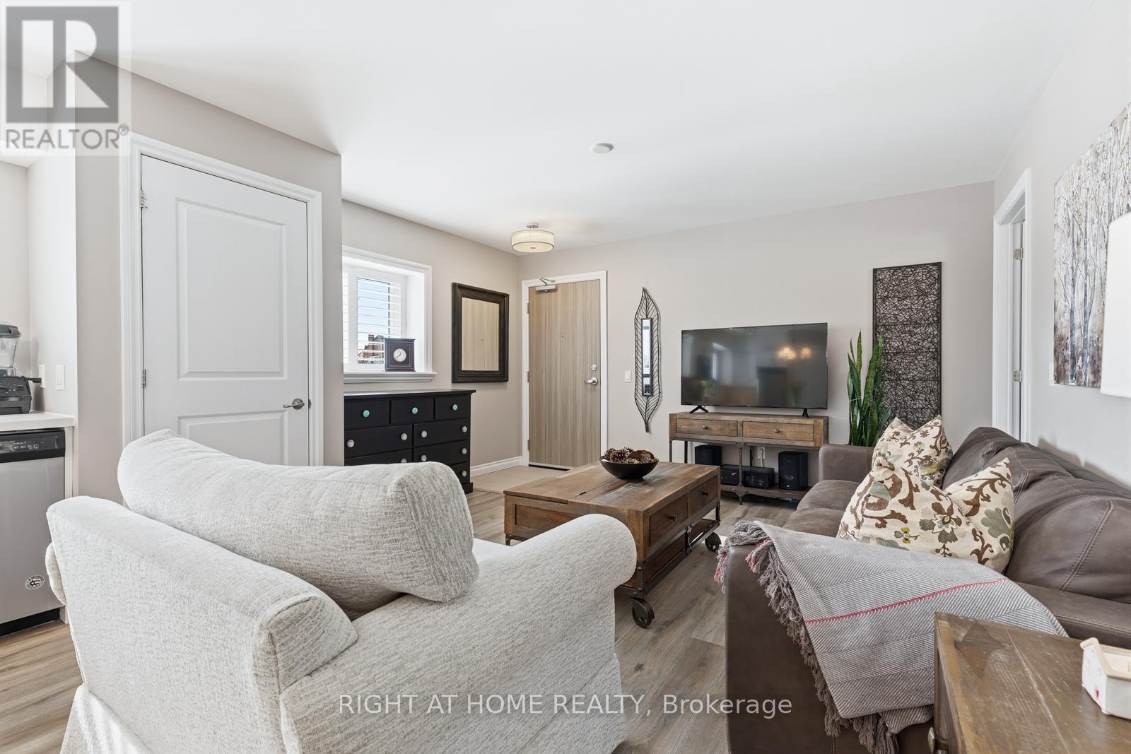 25 King Street, Kawartha Lakes, Ontario  K9V 1C4 - Photo 4 - X12920388