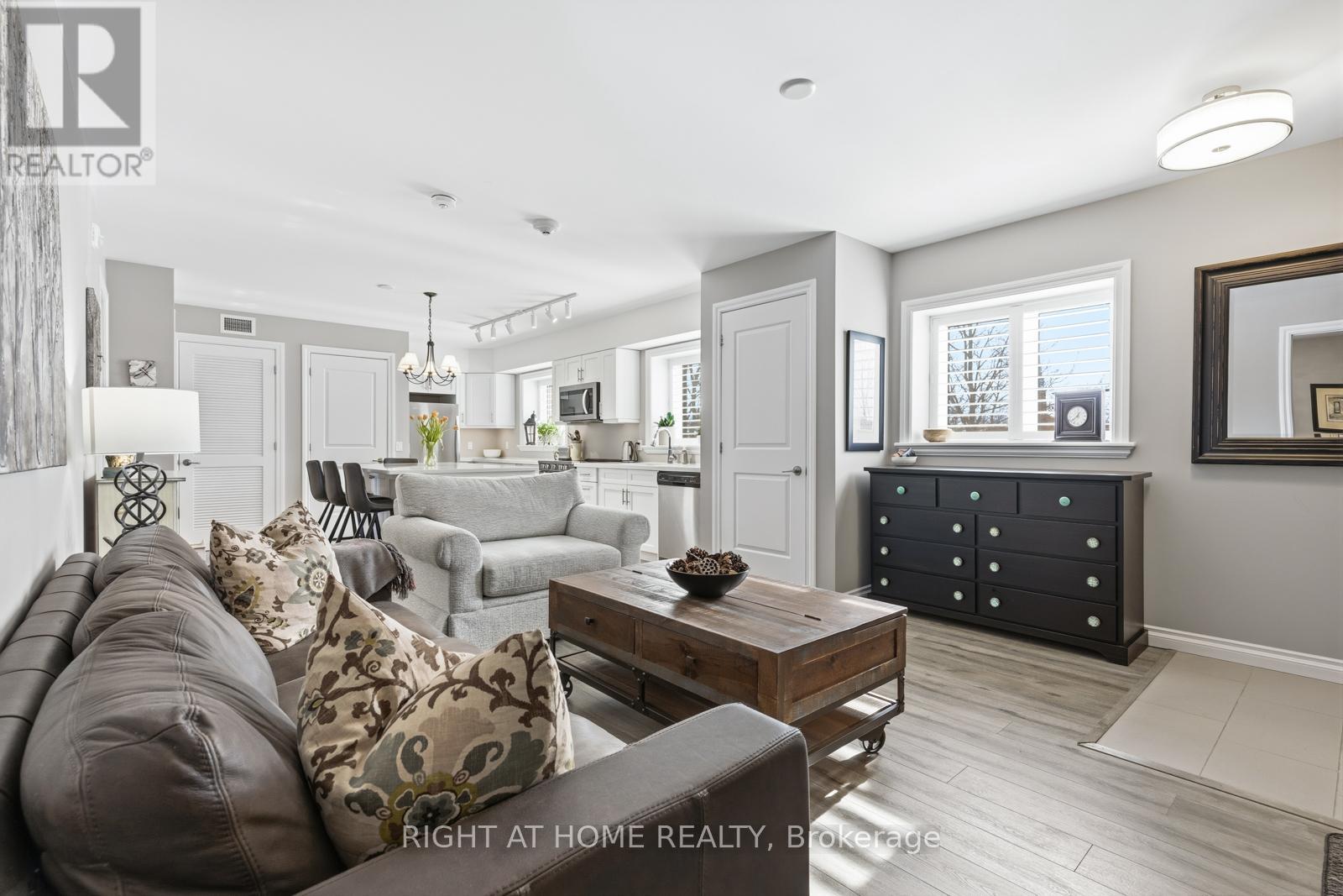 25 King Street, Kawartha Lakes, Ontario  K9V 1C4 - Photo 5 - X12920388