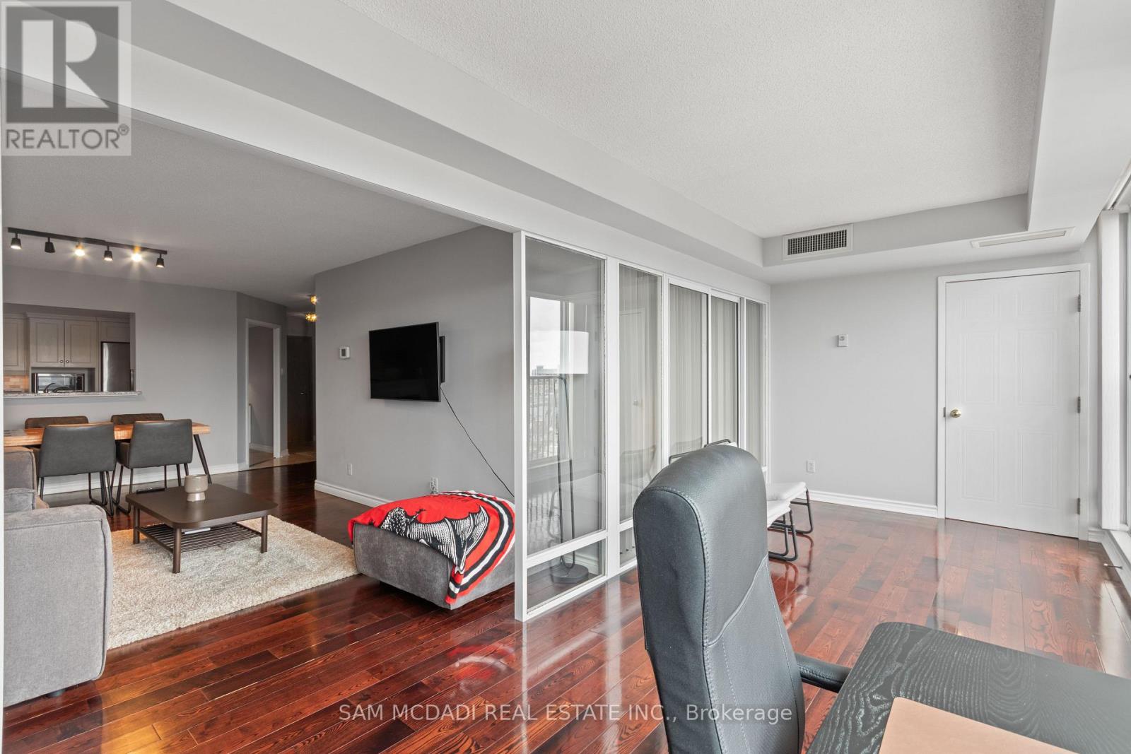 807 - 4 Willow Street, Waterloo, Ontario  N2J 1V5 - Photo 14 - X12920412