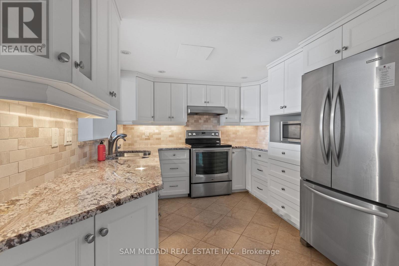 807 - 4 Willow Street, Waterloo, Ontario  N2J 1V5 - Photo 6 - X12920412