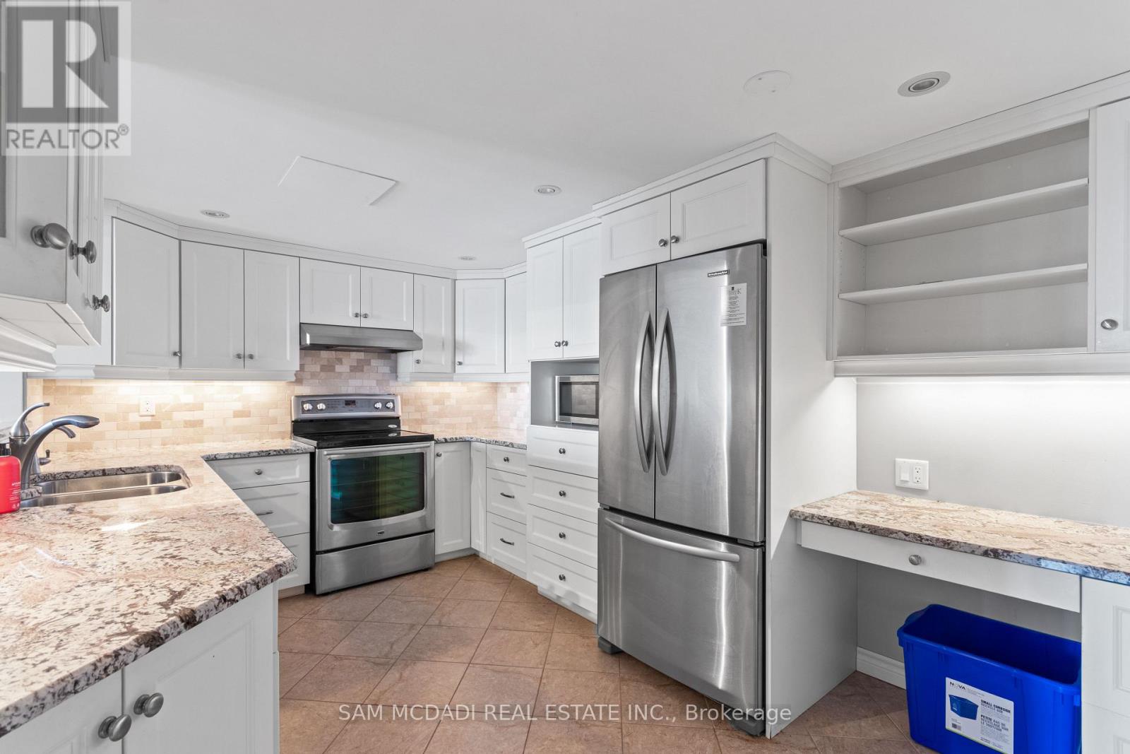 807 - 4 Willow Street, Waterloo, Ontario  N2J 1V5 - Photo 7 - X12920412