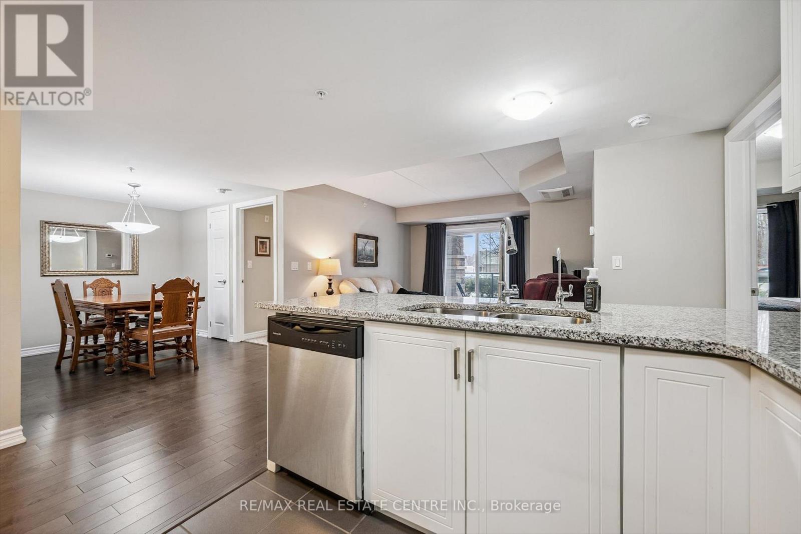 111 - 50 Bryan Court, Waterloo Region, Ontario  N2A 4N4 - Photo 4 - X12920432