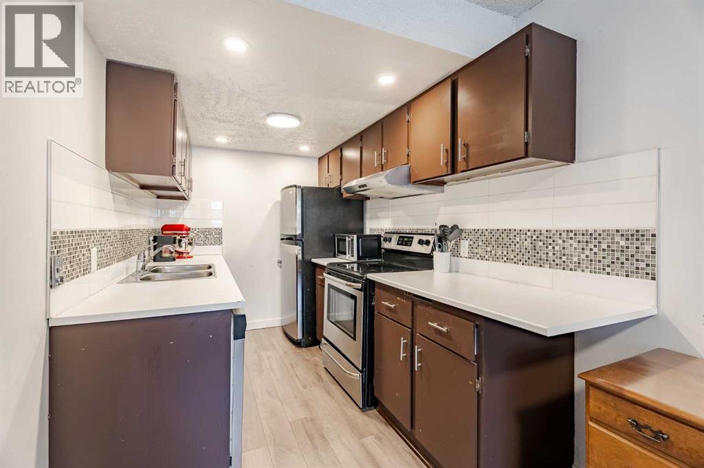 424, 200 Brookpark Drive Sw, Calgary, Alberta T2W 3E5 - Photo 9 - A2281367