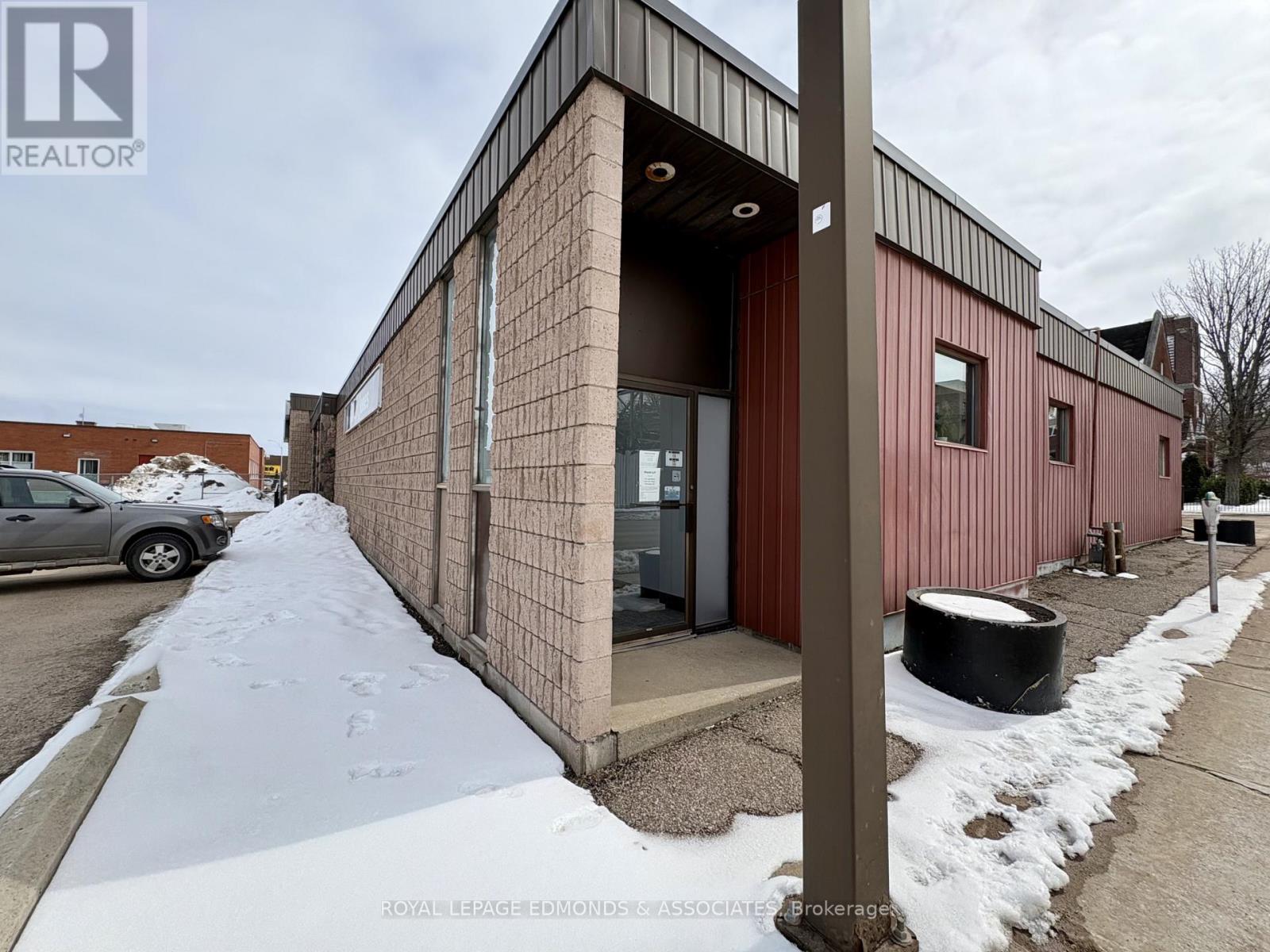 A,b - 270 Lake Street, Pembroke, Ontario  K8A 7Y9 - Photo 23 - X12445715