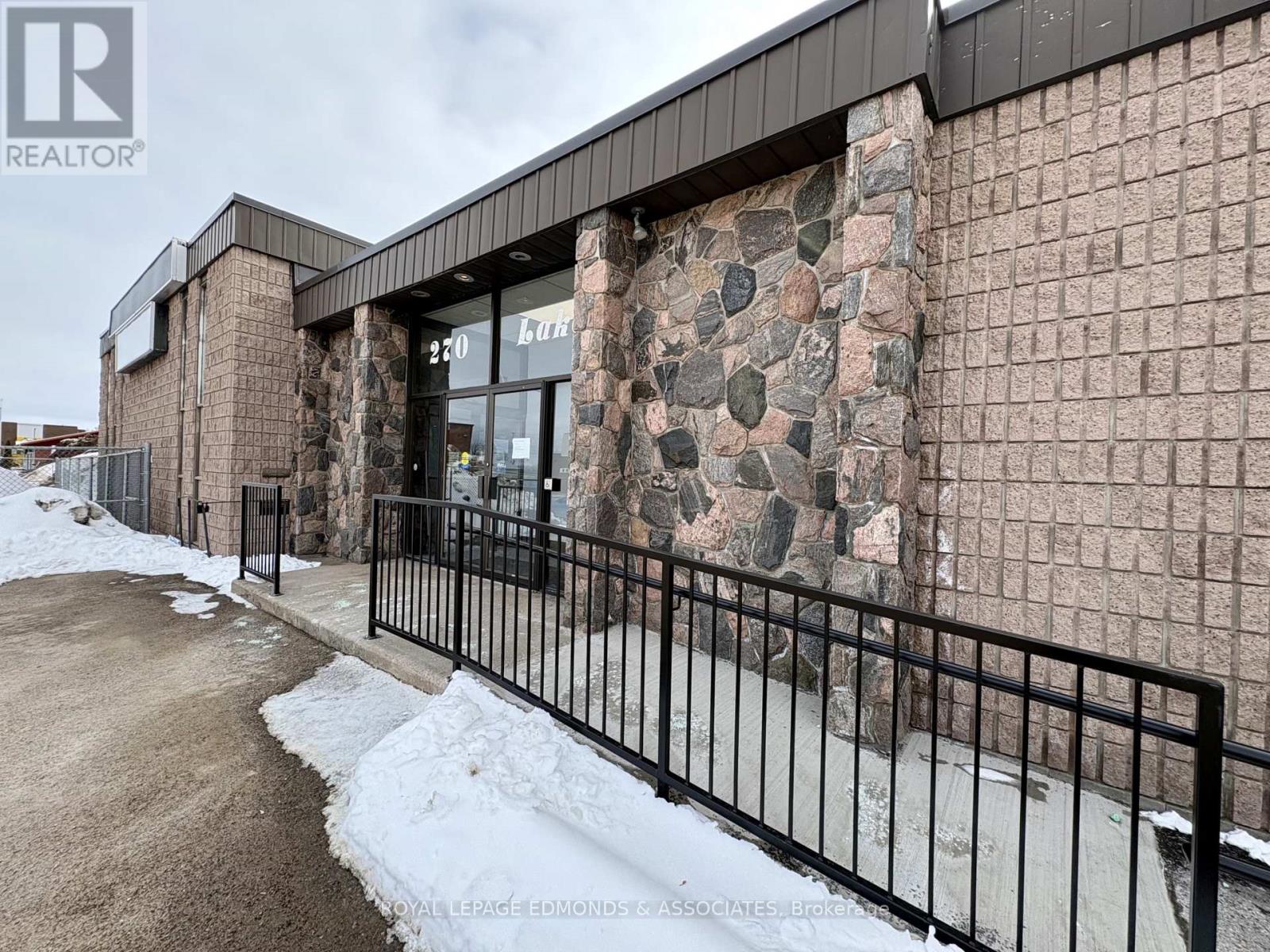 A,b - 270 Lake Street, Pembroke, Ontario  K8A 7Y9 - Photo 3 - X12445715