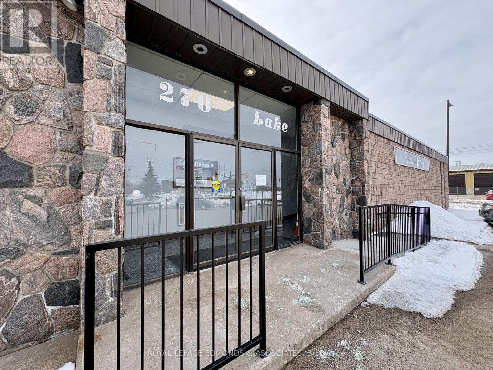 A,b - 270 Lake Street, Pembroke, Ontario  K8A 7Y9 - Photo 4 - X12445715