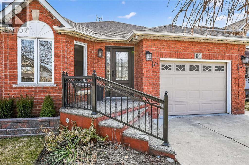 110 Jacqueline Boulevard, Hamilton, Ontario  L9B 2R2 - Photo 3 - 40814948
