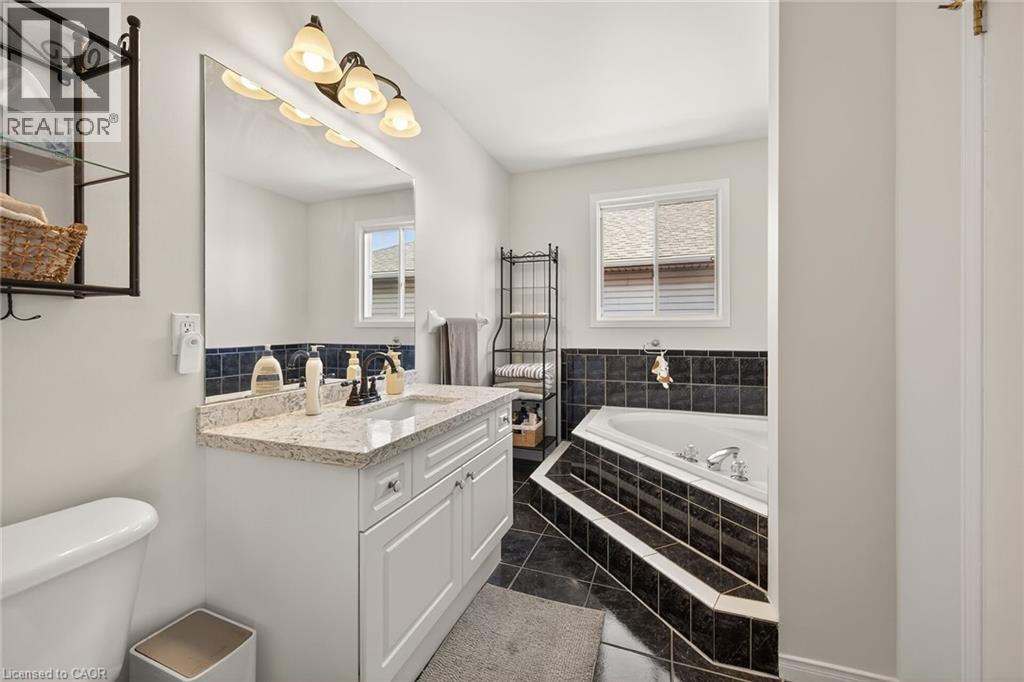 110 Jacqueline Boulevard, Hamilton, Ontario  L9B 2R2 - Photo 20 - 40814948