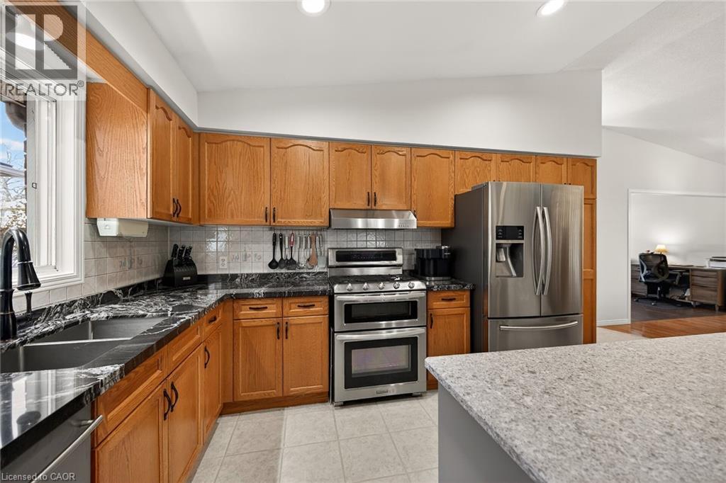 110 Jacqueline Boulevard, Hamilton, Ontario  L9B 2R2 - Photo 14 - 40814948