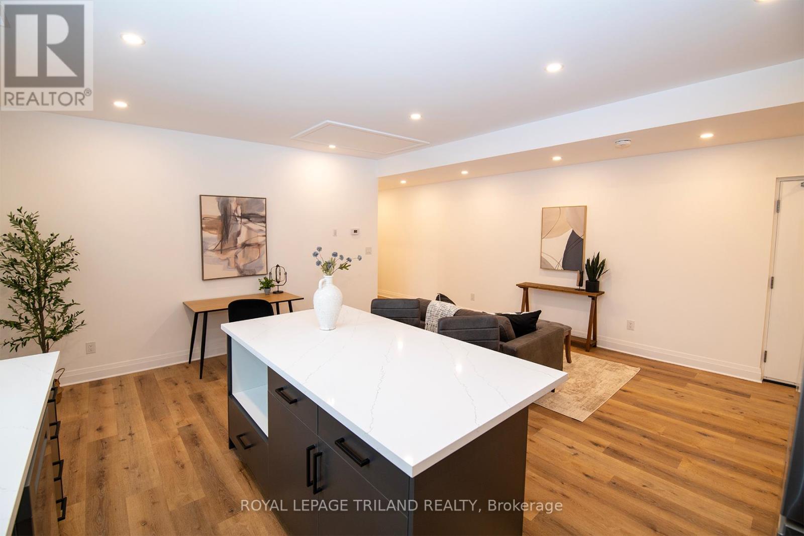 201 - 425 Dundas Street, London East, Ontario  N6B 1V9 - Photo 5 - X12920556