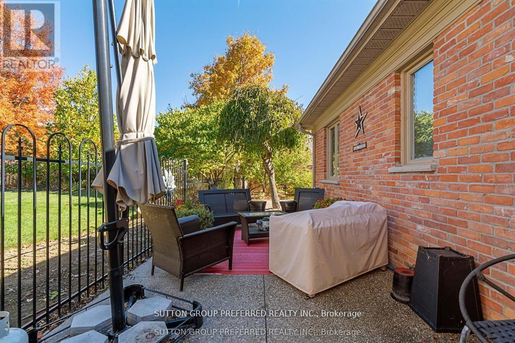 31 Havenwood Way, London North, Ontario  N6H 5B8 - Photo 38 - X12920566