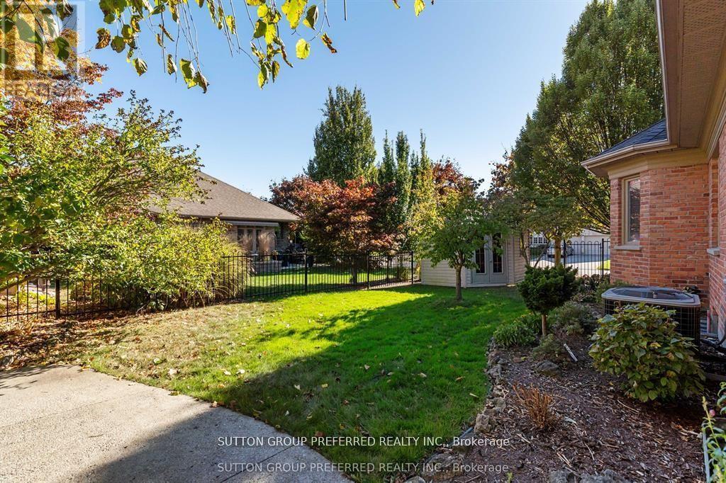 31 Havenwood Way, London North, Ontario  N6H 5B8 - Photo 40 - X12920566