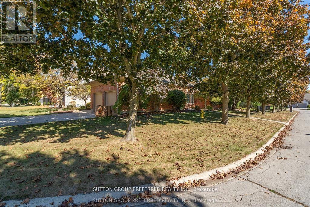 31 Havenwood Way, London North, Ontario  N6H 5B8 - Photo 45 - X12920566