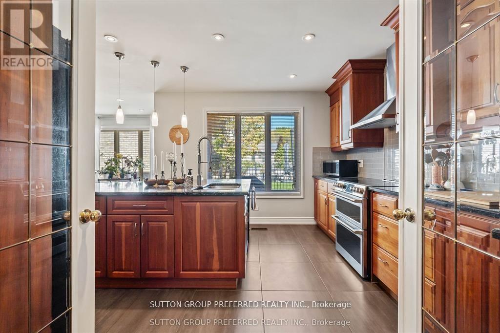 31 Havenwood Way, London North, Ontario  N6H 5B8 - Photo 8 - X12920566